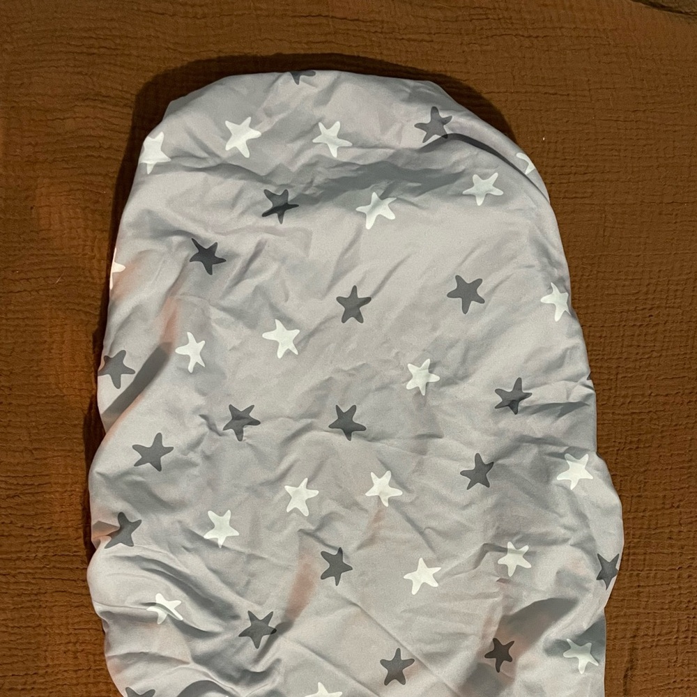 Bassinet sheet with stars. Never used!